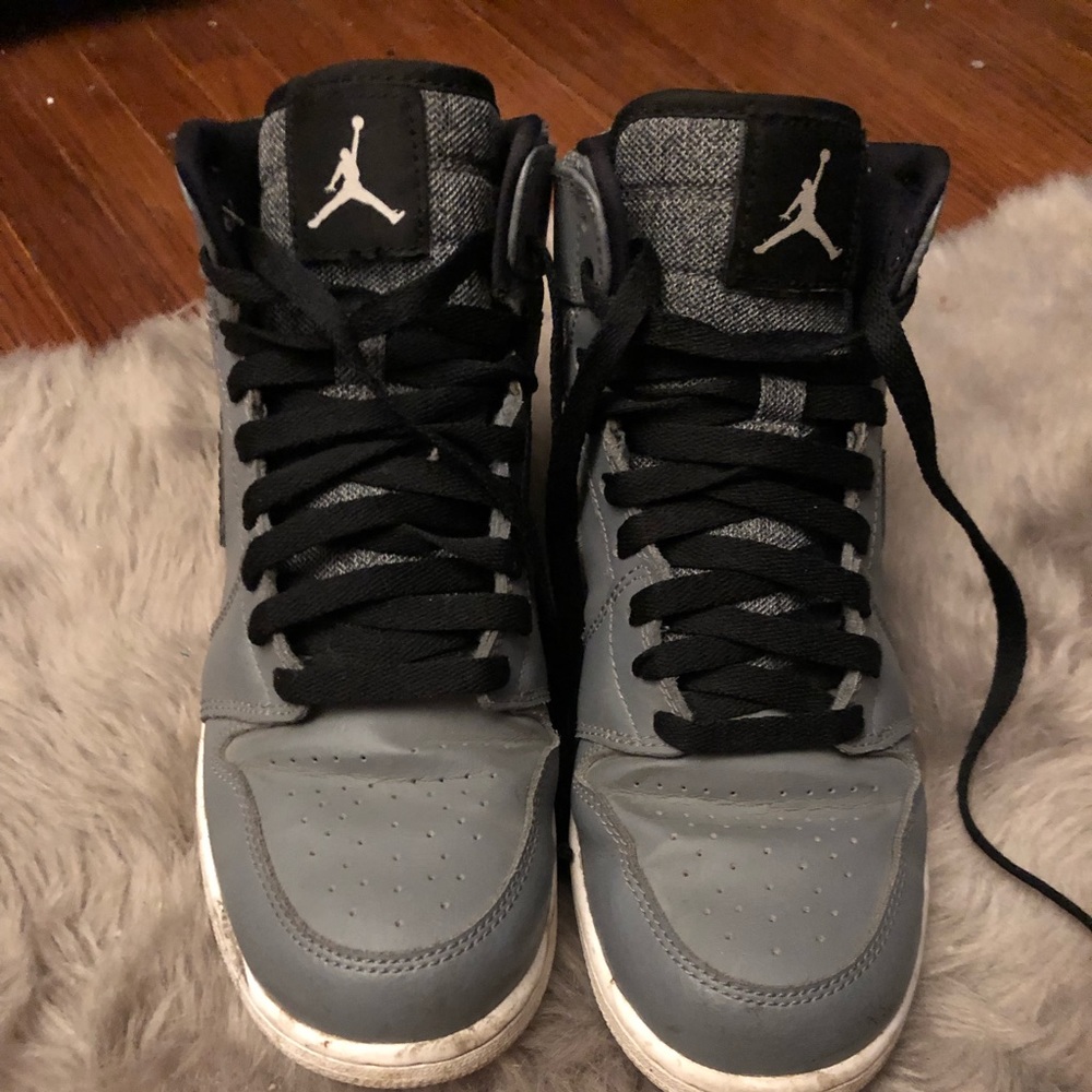 air jordan Gray Gently Used